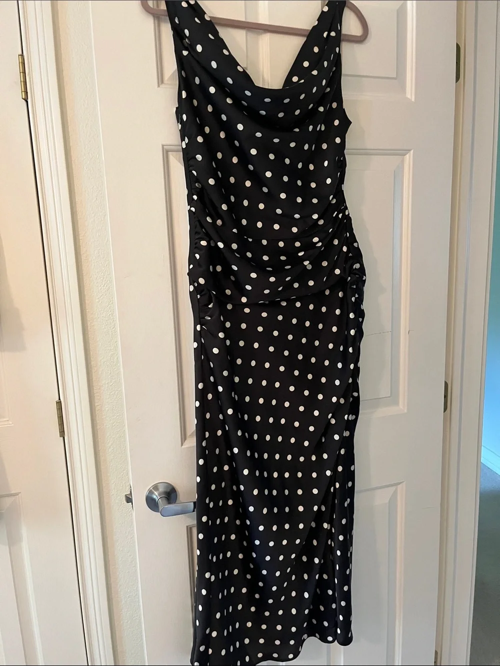 NWOT NW Abercrombie & Fitch Black and White Polka Dot Maxi Dress, fully lined